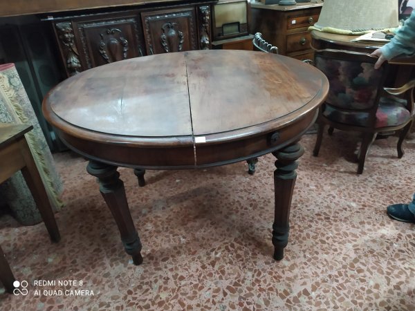 Tavolo rotondo placcato in ciliegio Italia epoca metà 800