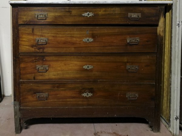 Como cassettiera in noce massello  4 cassetti piano in marmo bianco e grigio Italia  1930 da restaurare