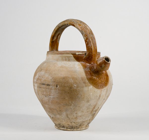 Anfora brocca  rustica da campagna in terracotta con manico e becco  Italia epoca primo 900