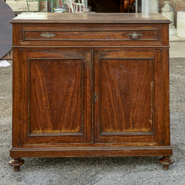 Credenza cassetto e 2 ante in legno di abete laccato Italia epoca 1800