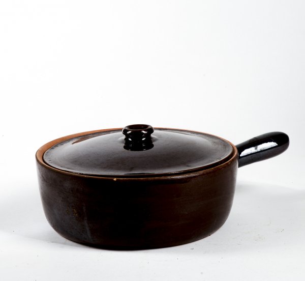 Tegame in terracotta con manico e coperchio Italia 1950