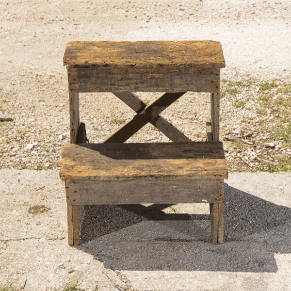 Scaletta in legno di abete con due gradini Italia epoca primo 900