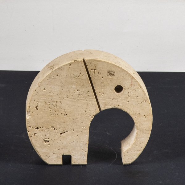 scultura in pietra figura di elefante 