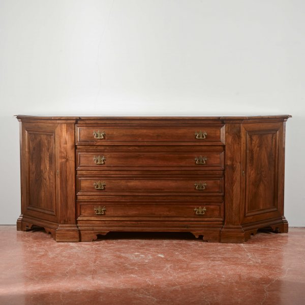 Credenza scantonata  stile sacrestia in noce 