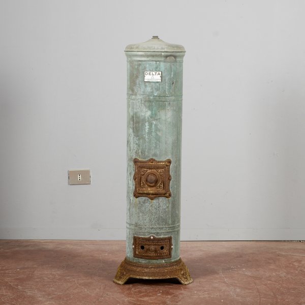 stufa caldaia vintage in metallo 