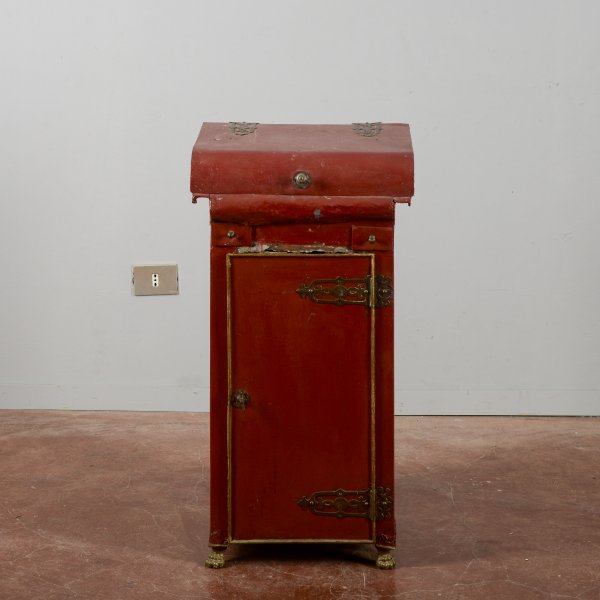 toletta lavabo metallo inizio XX secolo