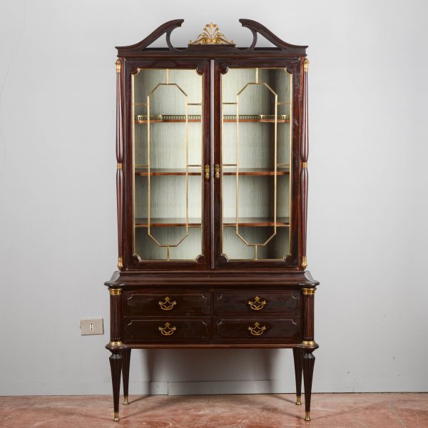credenza vetrina impellicciata