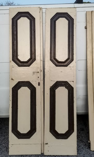 porta interna con formelle esagonali verniciata epoca 700