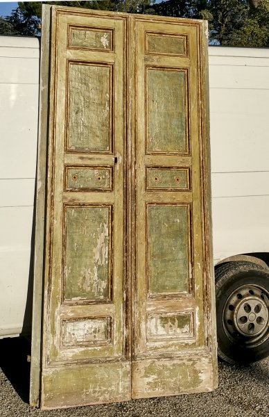 Porta Portone due ante con lacche originali e segni del tempo epoca 1700