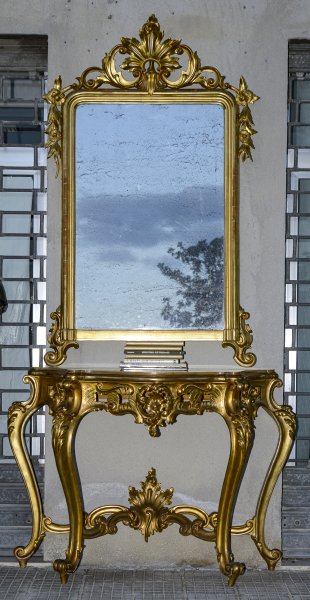 consolle con piano in marmo e specchiera in legno intagliato e dorato a foglia oro 