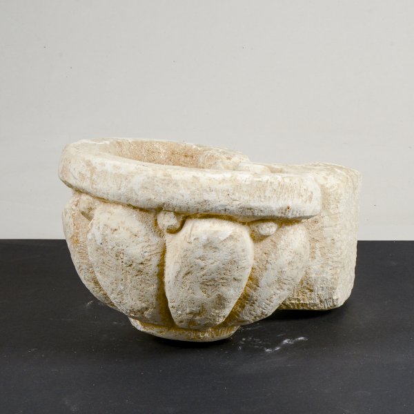 vaschetta a forma di conchiglia in impasto pietra angolare lavorata a mano