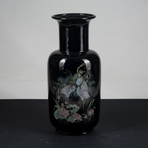 vaso in ceramica smaltata e decori con aironi