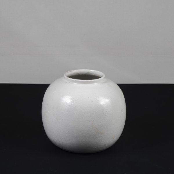 vaso in ceramica bianco con finitura bucciata