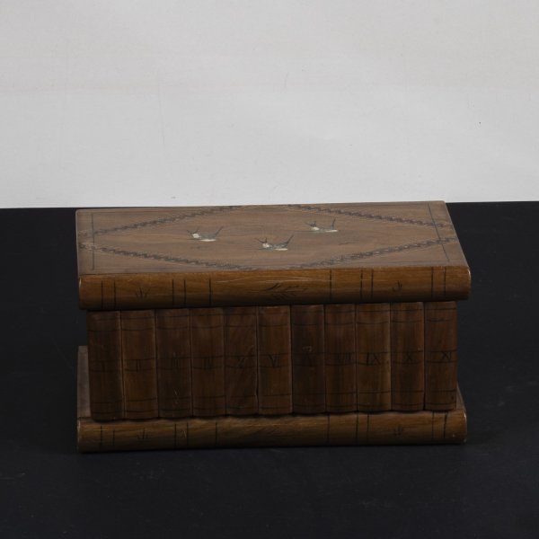 scatolina portagioio intarsiata con movimenti segreti