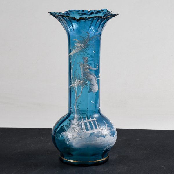 Vaso Liberty in vetro azzurro con scena bucolica  dipinta a mano epoca primo 1900 Mary Gregory