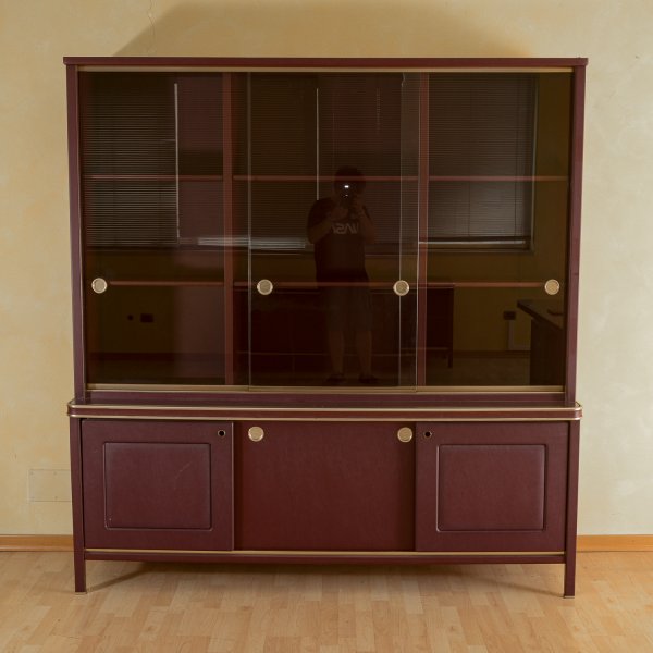 Credenza doppio corpo anni 50 Umberto Mascagni rivestita in similpelle bordeaux