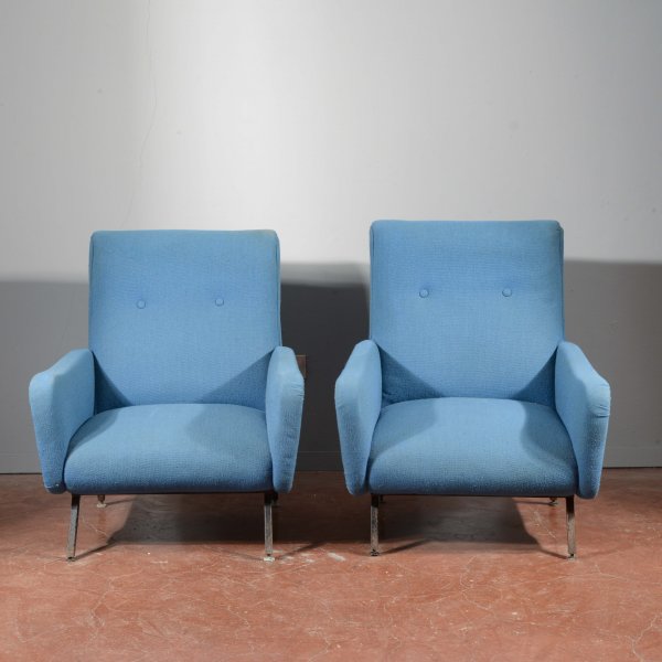 Coppia di poltrone anni 60 base metallo e stoffa azzurre
