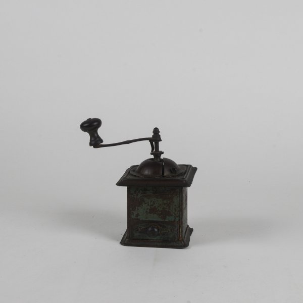 Macina caffe in metallo Italia XX secolo