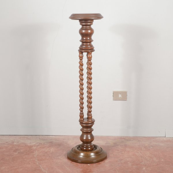 Colonna trespolo in legno con torniture anni 80