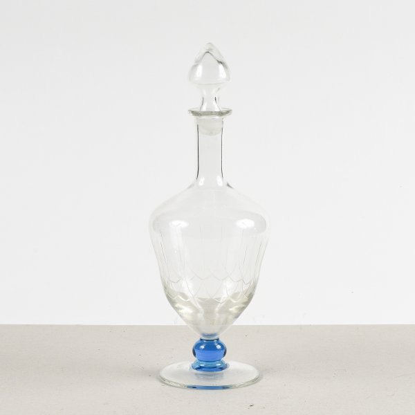 brocca in vetro molato stile liberty