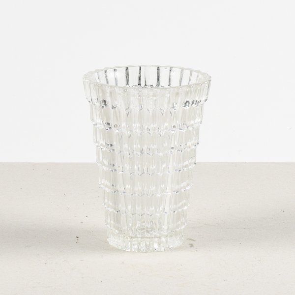 vaso in vetro istoriato stile liberty