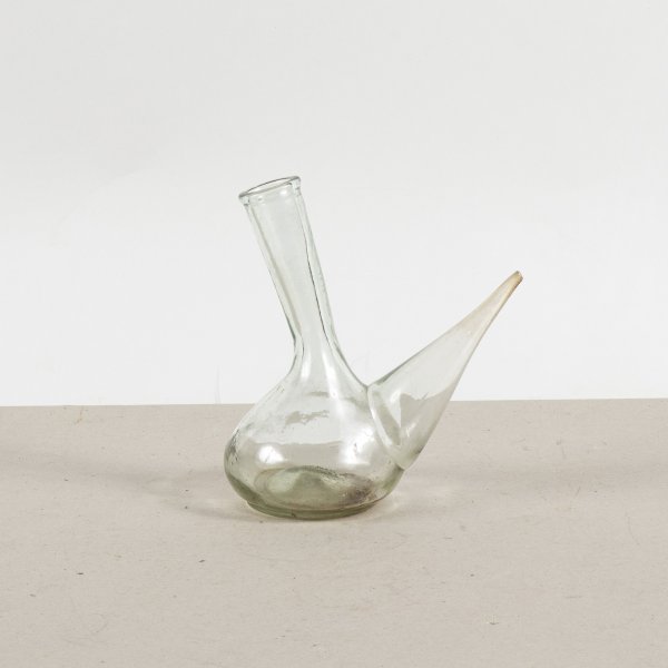 antico alambicco in vetro oliatore