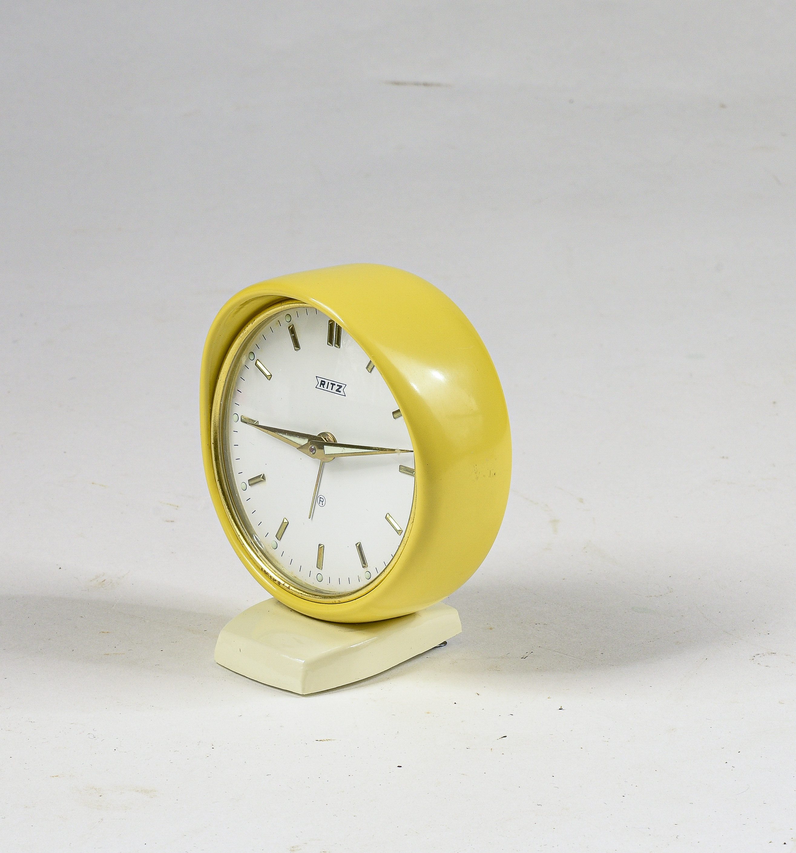 Vendita online sveglia orologio ritz gialla rotonda con suoneria vintage  italia 1960 - E-commerce Il Tarlo di Mancini Adriano