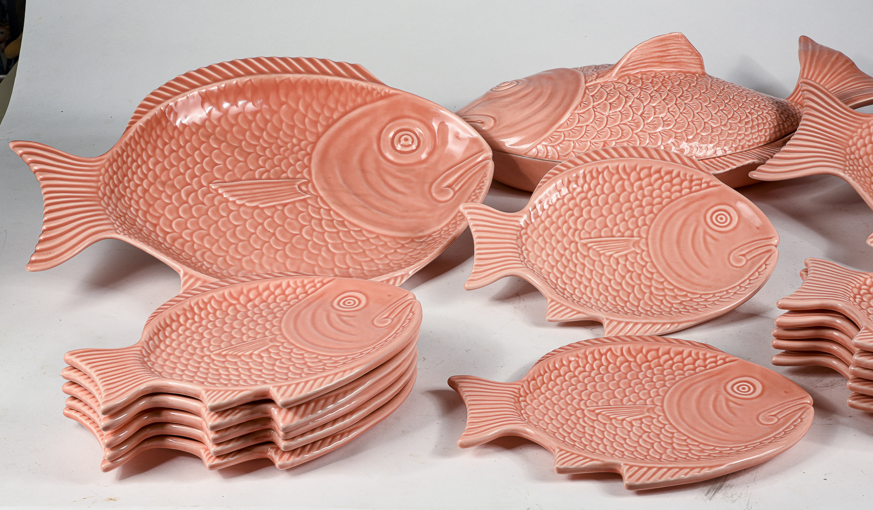 Vendita online set di piatti a forma di pesce ceramica rosa