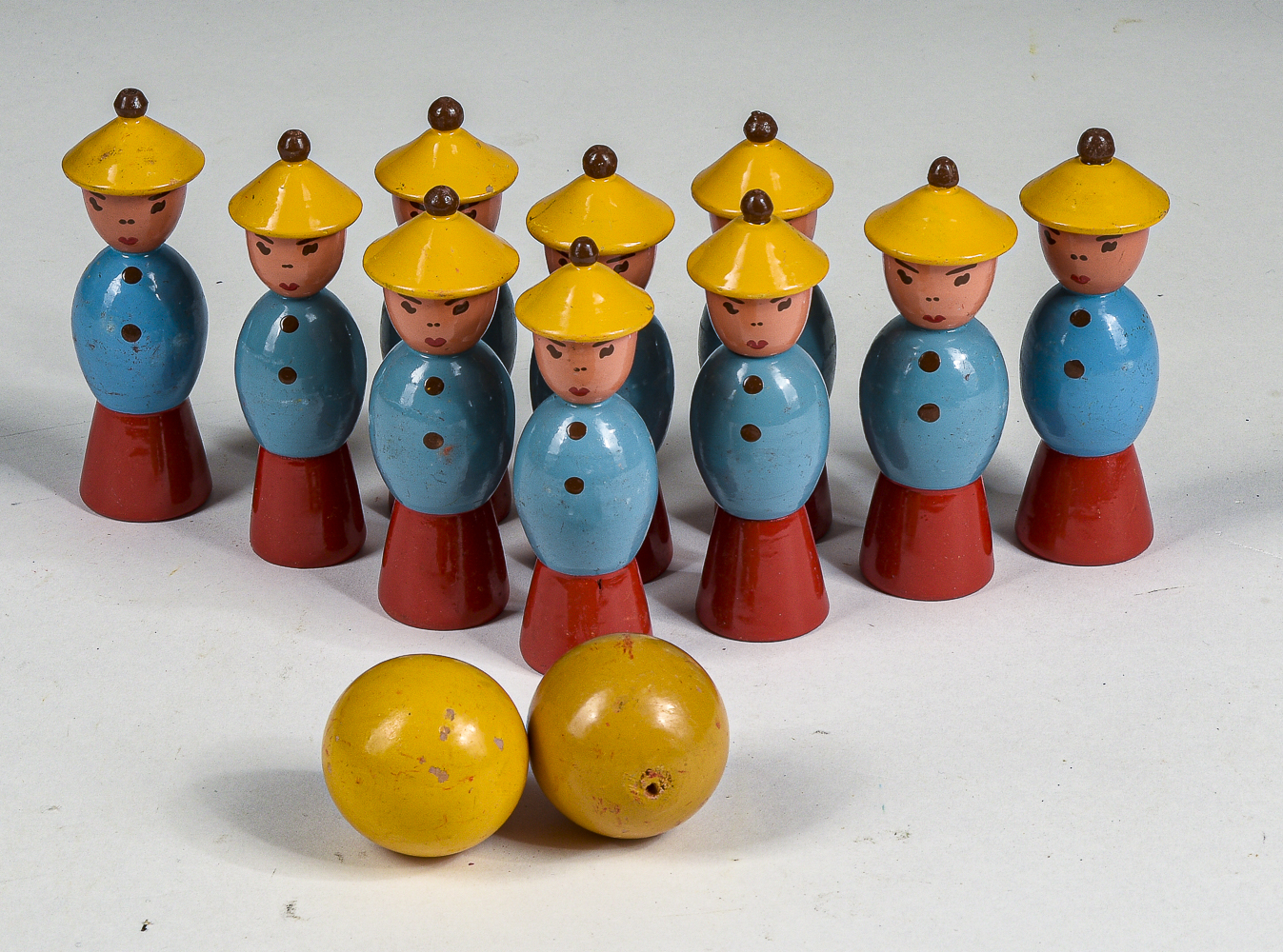 Vendita online gioco giocattolo anni 40 della ditta gurman bowling 10 figure cappelli gialli 2 palline gialle giochi originali 1950 Antiquariato Modernariato il Tarlo di Mancini Adriano